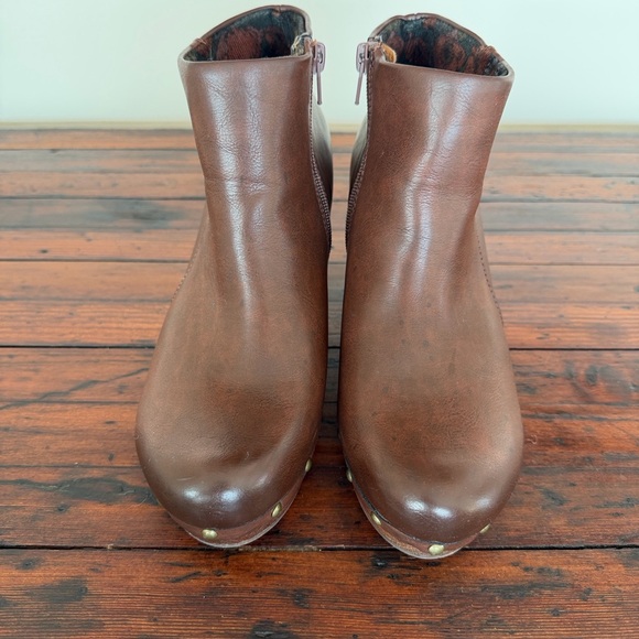 Korks by Kork-Ease Platform Boots. Size 8. - Picture 5 of 11